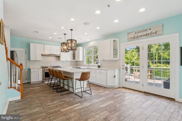 Interior, Kitchen, Pendant Lights, Recessed Lighting, Wood Texture Flooring