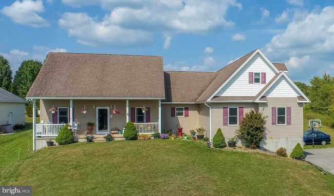 Exterior, Facade, Cape Cod