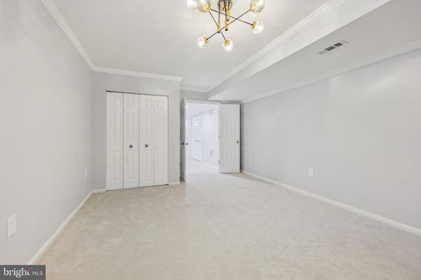 Empty room, Interior, Pendant Lights