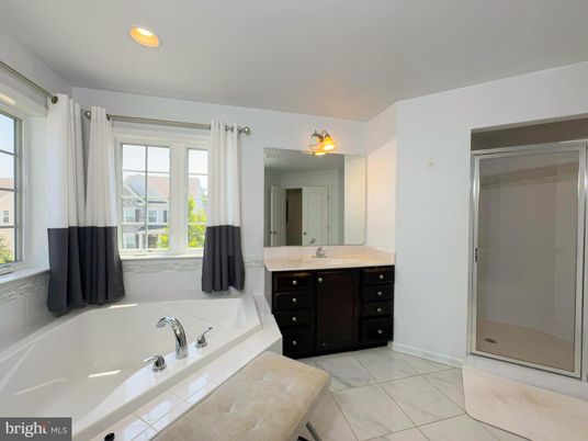 Bathroom, Interior, Marble, Recessed Lighting
