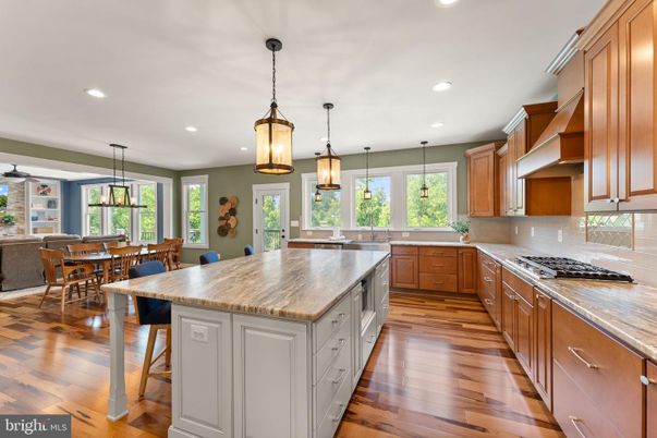 Dining room, Interior, Kitchen, Pendant Lights, Recessed Lighting, Wood Texture Flooring