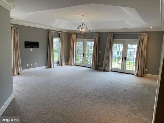 Chandelier, Empty room, Interior, Recessed Lighting