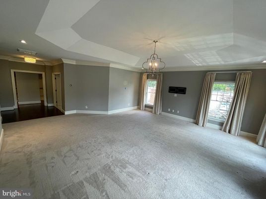 Chandelier, Empty room, Interior, Recessed Lighting