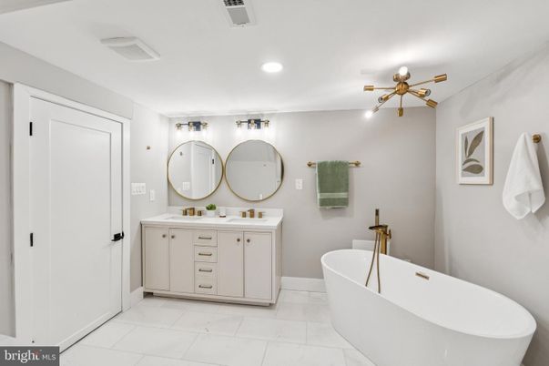 Bathroom, Dual Sink Vanities, Free Standing Baths, Interior, Recessed Lighting