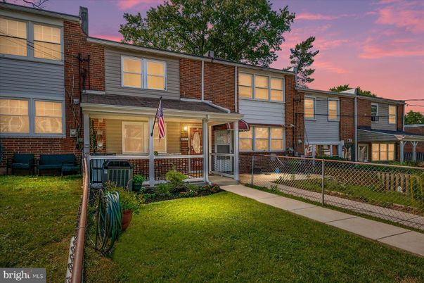 Exterior, Facade, Brick Facade, Rowhouse