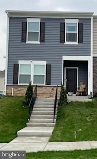 Exterior, Facade, Rowhouse