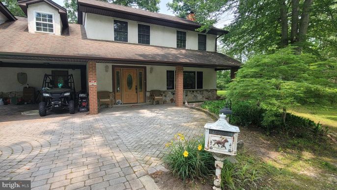 Exterior, Facade, Brick Facade, American Foursquare