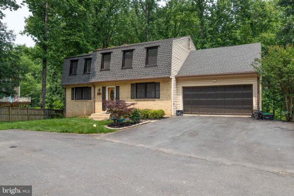 Attached, Exterior, Facade, Brick Facade, Cape Cod