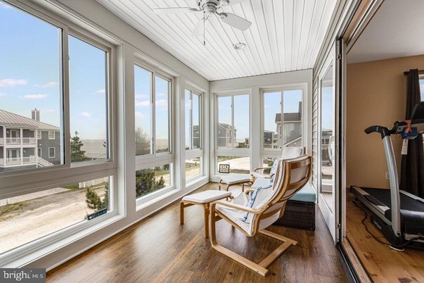 Interior, Sun Room, Water, Wood Texture Flooring