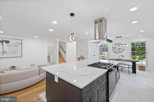 Dining room, Interior, Kitchen, Marble, Pendant Lights, Recessed Lighting, Stainless Steel Appliances