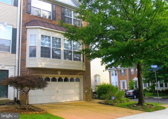 Attached, Exterior, Facade, Brick Facade, Rowhouse