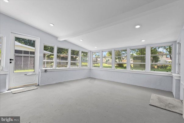 Empty room, Interior, Recessed Lighting, Sun Room