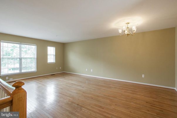 Chandelier, Empty room, Interior, Wood Texture Flooring