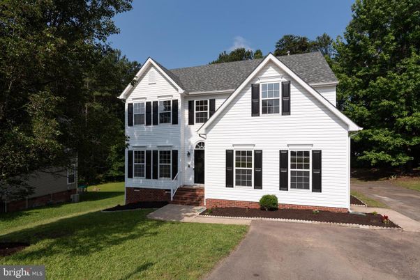Exterior, Facade, Farmhouse