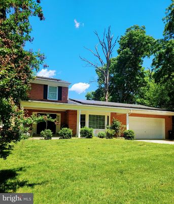 Attached, Exterior, Facade, Brick Facade, Ranch