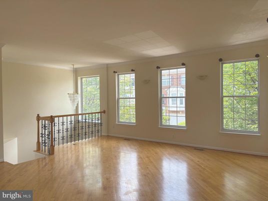 Chandelier, Empty room, Interior, Wood Texture Flooring