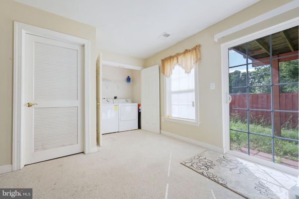 Empty room, Interior, Washer