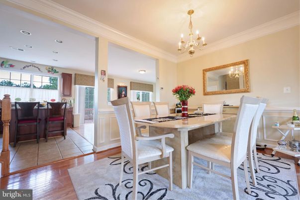 Chandelier, Dining room, Interior, Recessed Lighting, Wood Texture Flooring