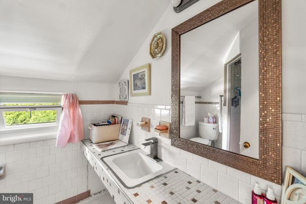 Bathroom, Interior, Tile Countertops