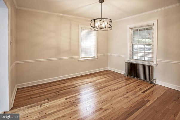 Empty room, Interior, Pendant Lights, Wood Texture Flooring