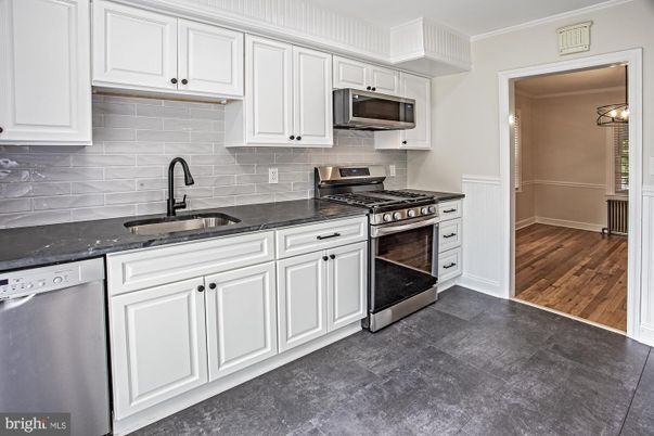Chandelier, Interior, Kitchen, Stainless Steel Appliances, Wood Texture Flooring