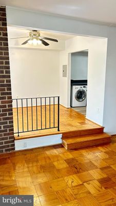 Interior, Utility Closets, Washer, Wood Texture Flooring