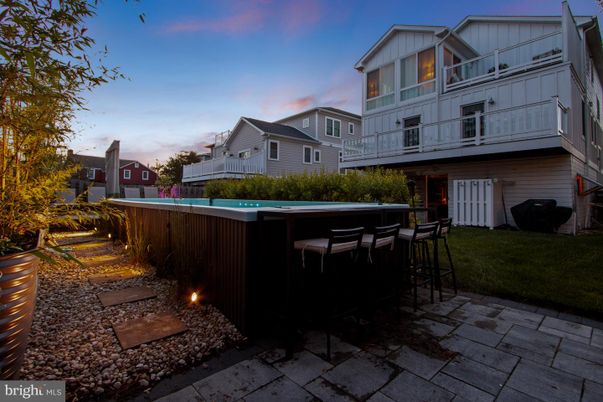 Exterior, Hot Tub