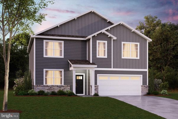 Attached, Exterior, Facade, Farmhouse