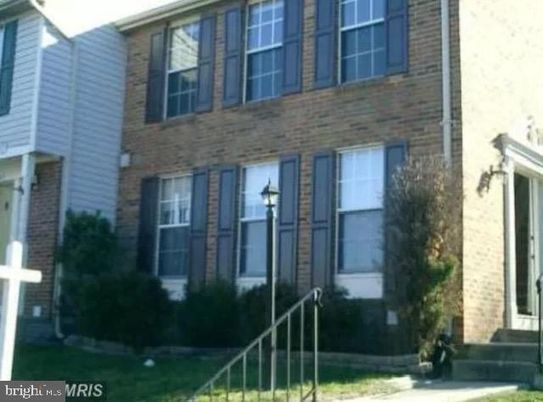 Exterior, Facade, Brick Facade, Rowhouse