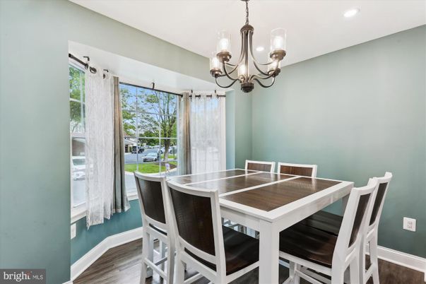 Chandelier, Dining room, Interior, Recessed Lighting, Wood Texture Flooring
