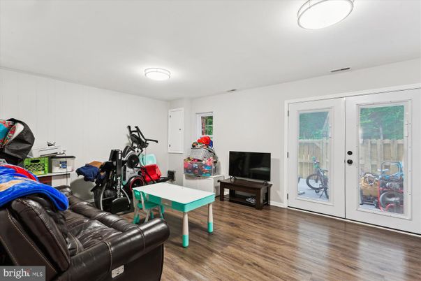 Fitness Equipment, Interior, Living room, Wood Texture Flooring