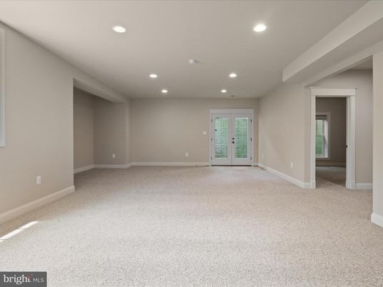 Empty room, Interior, Recessed Lighting