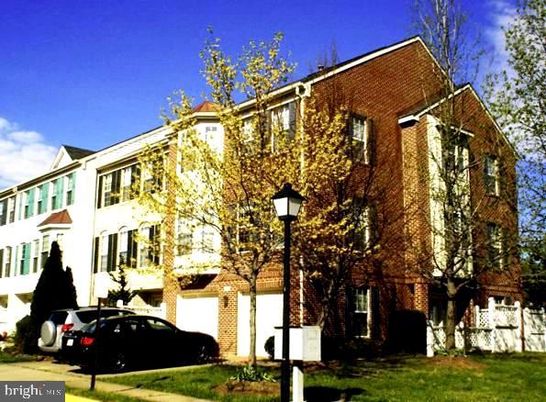 Attached, Exterior, Facade, Brick Facade, Rowhouse
