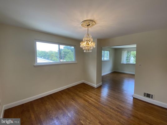 Chandelier, Empty room, Interior, Wood Texture Flooring