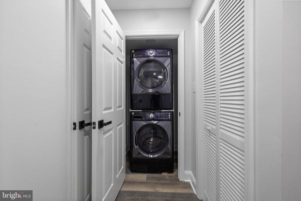 Interior, Utility Closets, Washer, Wood Texture Flooring