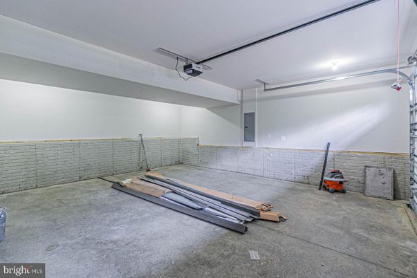 Garage, Interior