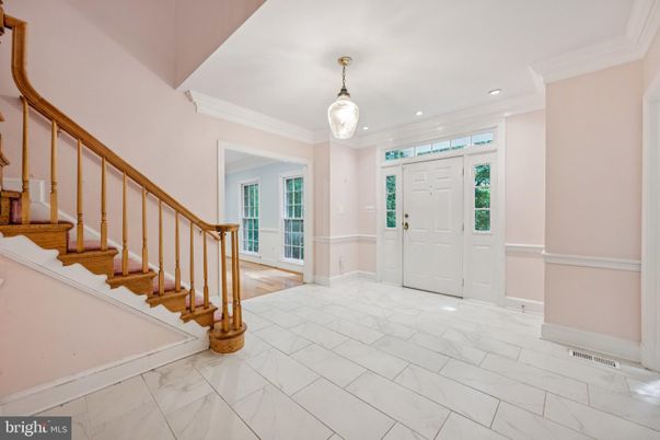 Interior, Marble, Pendant Lights, Recessed Lighting, Wood Texture Flooring