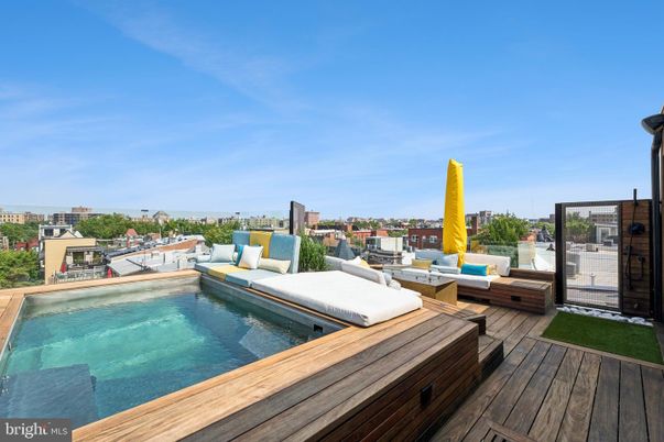 Exterior, Pool, Other
