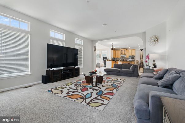 Interior, Kitchen, Living room, Pendant Lights, Recessed Lighting, Stainless Steel Appliances