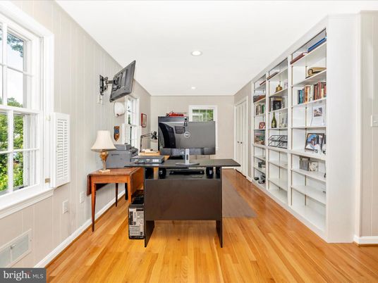 Home Office, Interior, Recessed Lighting, Wood Texture Flooring