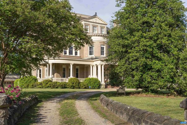 Backyard, Exterior, Facade, Queen Anne Victorian