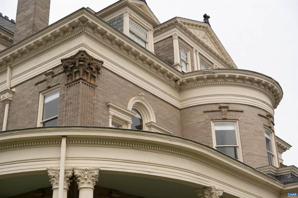 Exterior, Facade, Queen Anne Victorian
