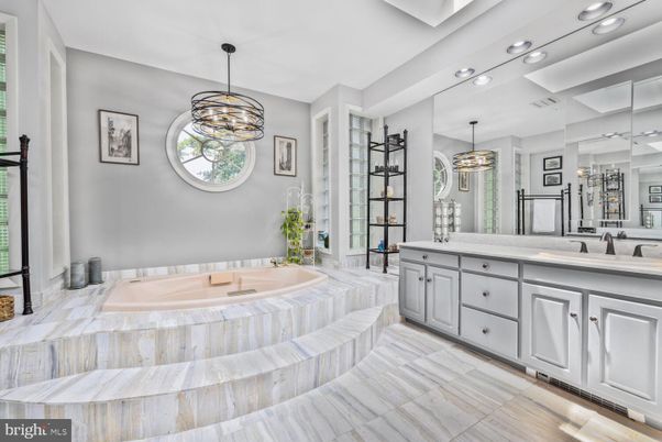 Bathroom, Dual Sink Vanities, Interior, Pendant Lights, Recessed Lighting