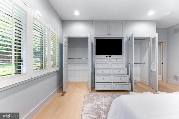 Interior, Recessed Lighting, Walk-in Closets, Wood Texture Flooring