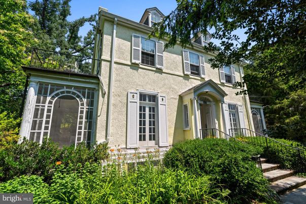 Exterior, Facade, French Provincial