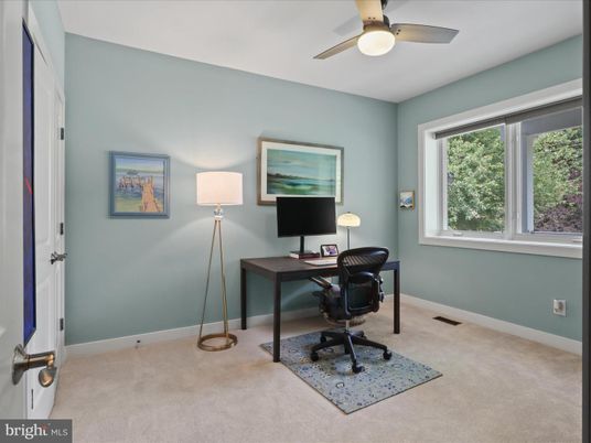 Home Office, Interior
