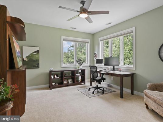 Home Office, Interior