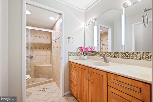 Bathroom, Interior, Recessed Lighting