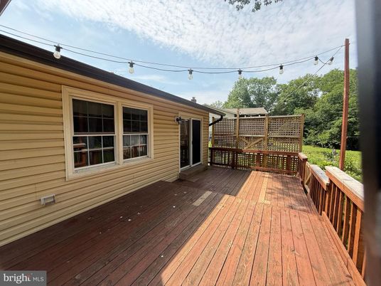 Exterior, Wood Texture Flooring
