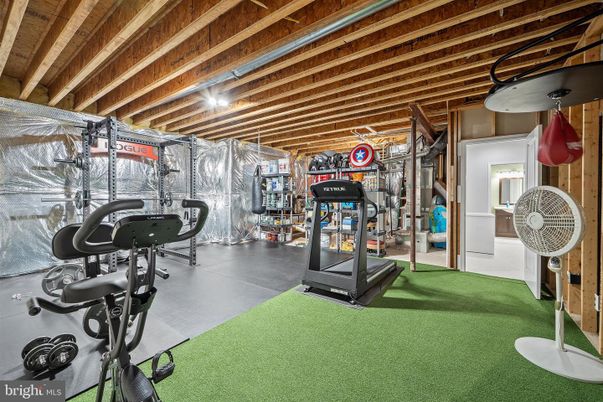 Fitness Equipment, Interior, Wooden Beams
